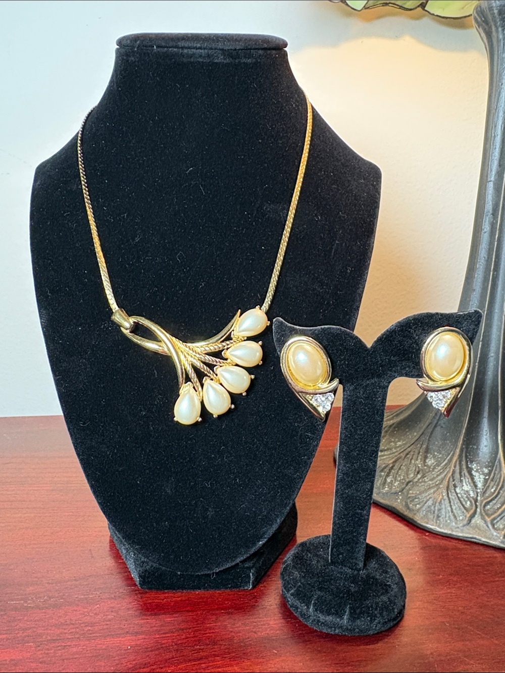 Vintage Tartarus Gold Pearl Teardrop Pendant Necklace with Matching Earrings